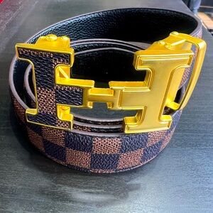 Men’s belt
Brand new perfect conditions
One size
Slide belt